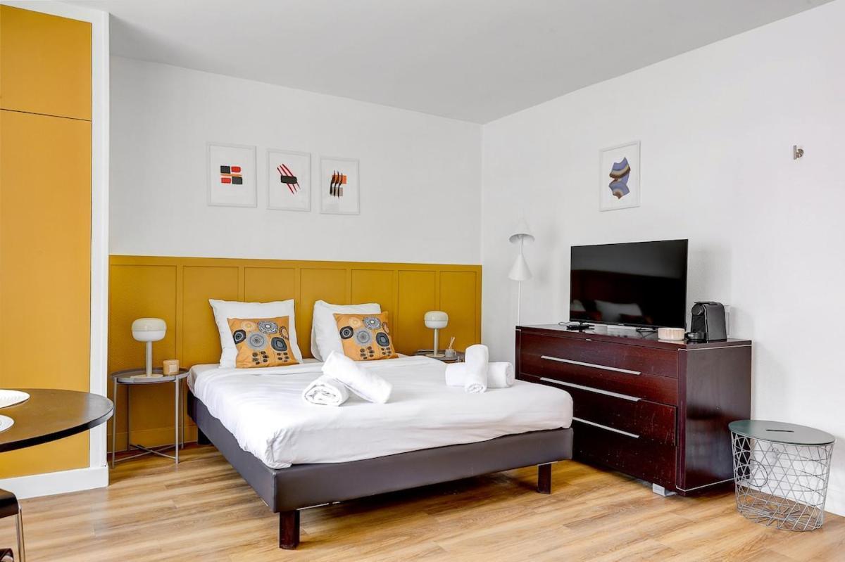 Apartment Eiffel Augustin Paris